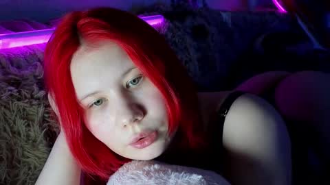 Snapshot of little_kitsune chatting on 03-08-25, 04:45 Rachel online show from 03-08-25, 04:45