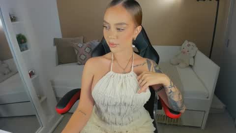 little_kitty4 online show from 10-27-25, 10:47