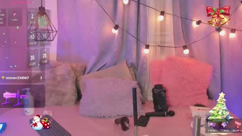 Lili online show from 11-22-25, 09:14