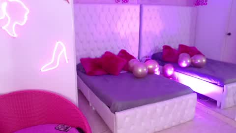Snapshot of little_paulette chatting on 07-26-26, 04:20 Paulette online show from 07-26-26, 04:20