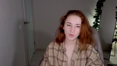 Snapshot of little_pretty_woman chatting on 01-31-25, 04:38 little_pretty_woman online show from 01-31-25, 04:38