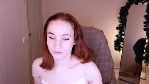 Snapshot of little_pretty_woman chatting on 02-10-25, 10:51 little_pretty_woman online show from 02-10-25, 10:51