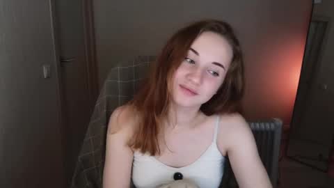 Snapshot of little_pretty_woman chatting on 09-24-25, 07:28 little_pretty_woman online show from 09-24-25, 07:28