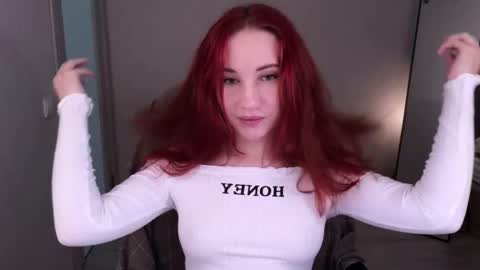Snapshot of little_pretty_woman chatting on 05-08-26, 02:55 little_pretty_woman online show from 05-08-26, 02:55
