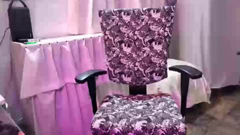 Snapshot of little_savage chatting on 09-21-25, 04:47 little_savage online show from 09-21-25, 04:47