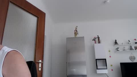 little_sow online show from 04-15-26, 02:24