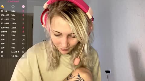Lana online show from 10-22-25, 08:14