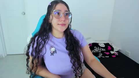 Snapshot of little_sparkles_0f_l0v3 chatting on 11-26-25, 10:22 Laire online show from 11-26-25, 10:22