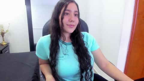 Snapshot of little_sparkles_0f_l0v3 chatting on 12-13-25, 09:42 Laire online show from 12-13-25, 09:42