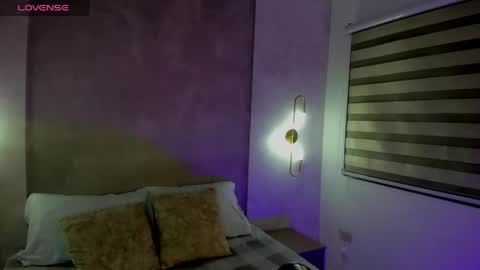 S U M I online show from 04-21-26, 02:15