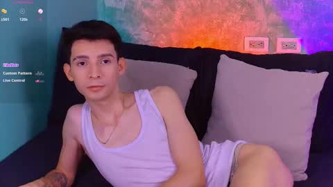 Snapshot of little_twiink chatting on 10-03-25, 02:52 Juan Ferrer online show from 10-03-25, 02:52