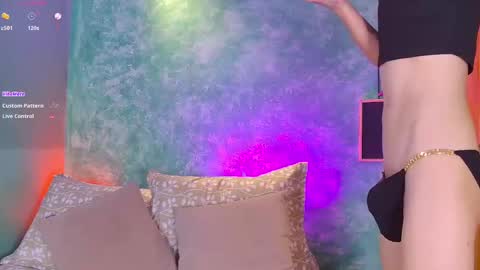 Snapshot of little_twiink chatting on 11-01-25, 02:35 Juan Ferrer online show from 11-01-25, 02:35