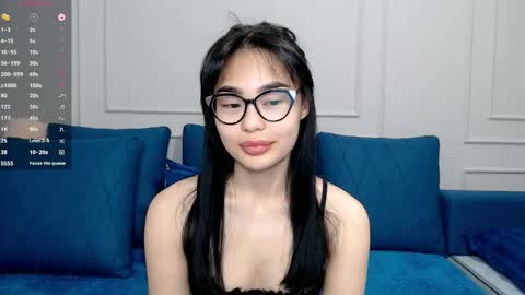 Snapshot of little_v1rgin_angel chatting on 02-04-25, 12:33 Kwan online show from 02-04-25, 12:33