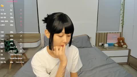 Yena and Gabby online show from 04-23-26, 07:27