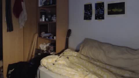 littlealien7 online show from 10-17-25, 02:08