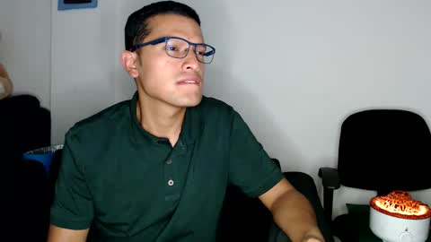 Manu online show from 02-12-25, 04:01