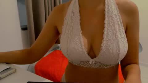 Snapshot of littledream20 chatting on 10-30-25, 09:00 LittleDream20 online show from 10-30-25, 09:00