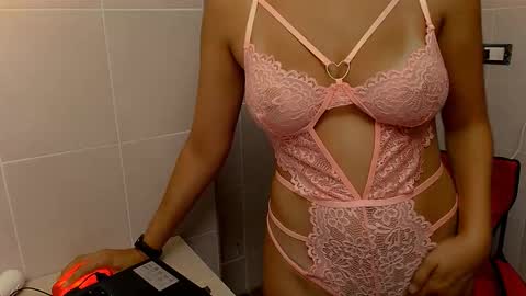 Snapshot of littledream20 chatting on 11-20-25, 08:14 LittleDream20 online show from 11-20-25, 08:14