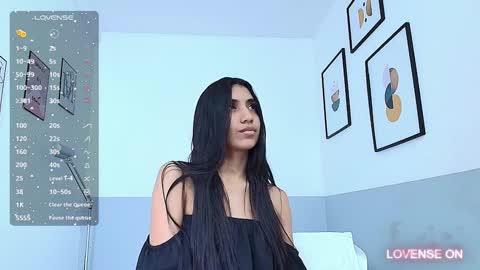 Snapshot of littlee_emilyy_ chatting on 12-04-24, 10:08 Emily online show from 12-04-24, 10:08