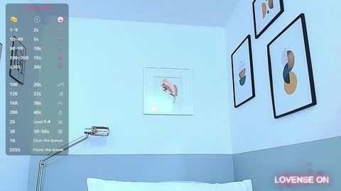 Snapshot of littlee_emilyy_ chatting on 12-23-24, 01:24 Emily online show from 12-23-24, 01:24