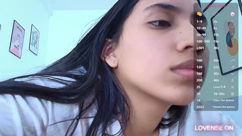 Snapshot of littlee_emilyy_ chatting on 12-23-24, 05:43 Emily online show from 12-23-24, 05:43