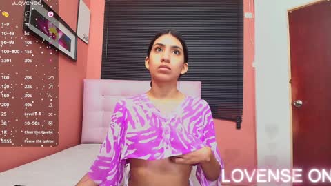 Snapshot of littlee_emilyy_ chatting on 12-29-24, 01:28 Emily online show from 12-29-24, 01:28