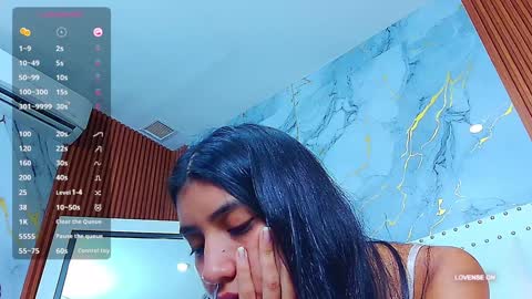 Snapshot of littlee_emilyy_ chatting on 01-29-25, 06:01 Emily online show from 01-29-25, 06:01