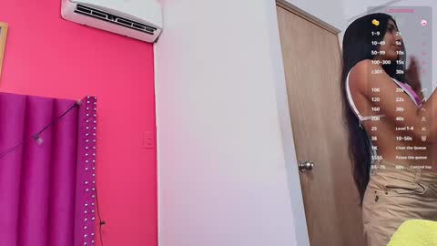 Snapshot of littlee_emilyy_ chatting on 01-31-25, 02:58 Emily online show from 01-31-25, 02:58