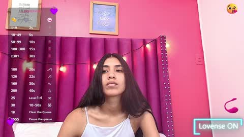 Snapshot of littlee_emilyy_ chatting on 02-06-25, 09:28 Emily online show from 02-06-25, 09:28