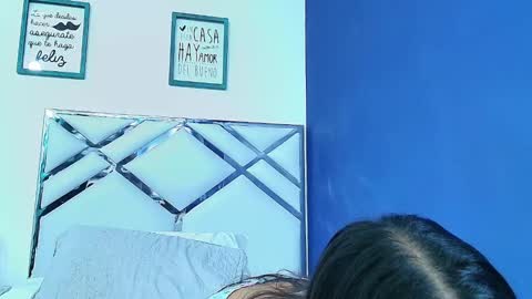 Snapshot of littlee_emilyy_ chatting on 02-14-25, 09:03 Emily online show from 02-14-25, 09:03