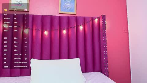 Snapshot of littlee_emilyy_ chatting on 02-21-25, 05:56 Emily online show from 02-21-25, 05:56