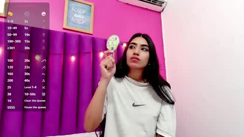 Snapshot of littlee_emilyy_ chatting on 02-22-25, 06:06 Emily online show from 02-22-25, 06:06