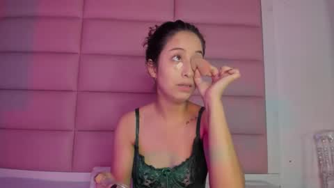 littlee_emma_ online show from 12-18-25, 03:12