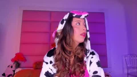 Snapshot of littlee_emma_ chatting on 01-11-26, 03:55 littlee_emma_ online show from 01-11-26, 03:55