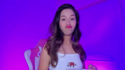 Snapshot of littlee_emma_ chatting on 02-06-26, 03:33 littlee_emma_ online show from 02-06-26, 03:33