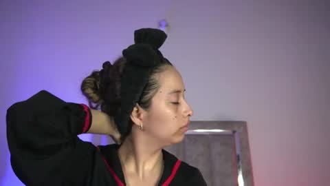 littlee_emma_ online show from 06-24-26, 11:48