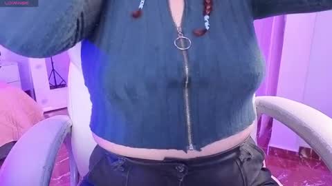 Snapshot of littlee_red chatting on 05-24-26, 08:25 Angel online show from 05-24-26, 08:25