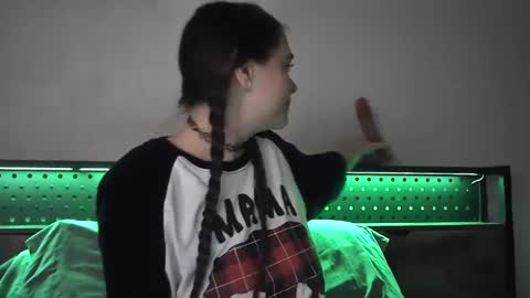 Snapshot of littlejessielov chatting on 09-29-25, 06:51 Jessie online show from 09-29-25, 06:51