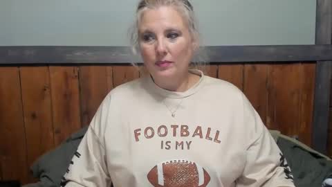 Snapshot of littlelisa1 chatting on 09-19-25, 05:13 lisanixs online show from 09-19-25, 05:13