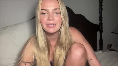 Snapshot of littlemaryjane19 chatting on 12-15-25, 06:50 Marciabrady online show from 12-15-25, 06:50