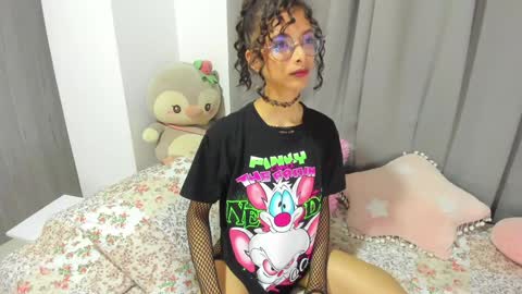 Snapshot of littlemoon18 chatting on 01-28-25, 11:28 Luna online show from 01-28-25, 11:28