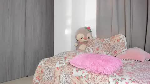 Snapshot of littlemoon18 chatting on 02-20-25, 10:26 Luna online show from 02-20-25, 10:26