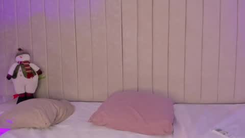 Snapshot of littleoliviia_ chatting on 12-31-24, 07:51 im olivia IG littleolivia01 online show from 12-31-24, 07:51