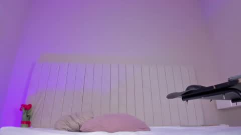 Snapshot of littleoliviia_ chatting on 01-11-25, 04:03 im olivia IG littleolivia01 online show from 01-11-25, 04:03