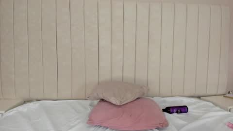 Snapshot of littleoliviia_ chatting on 01-13-25, 04:30 im olivia IG littleolivia01 online show from 01-13-25, 04:30