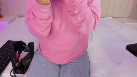 Snapshot of littleoliviia_ chatting on 01-25-25, 01:30 im olivia IG littleolivia01 online show from 01-25-25, 01:30
