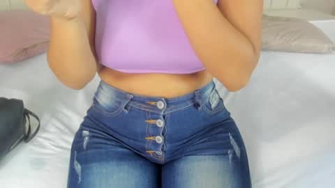 Snapshot of littleoliviia_ chatting on 01-30-25, 12:59 im olivia IG littleolivia01 online show from 01-30-25, 12:59