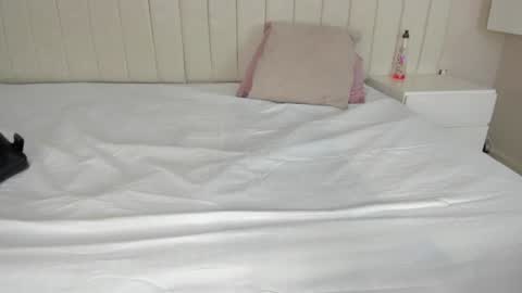 Snapshot of littleoliviia_ chatting on 02-03-25, 01:19 im olivia IG littleolivia01 online show from 02-03-25, 01:19