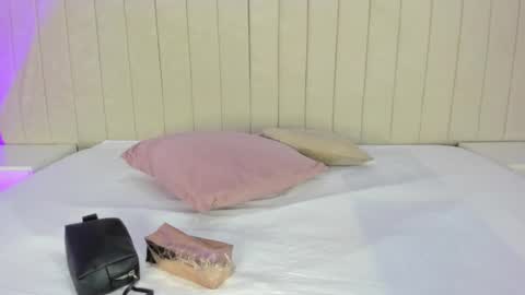 Snapshot of littleoliviia_ chatting on 02-11-25, 12:58 im olivia IG littleolivia01 online show from 02-11-25, 12:58