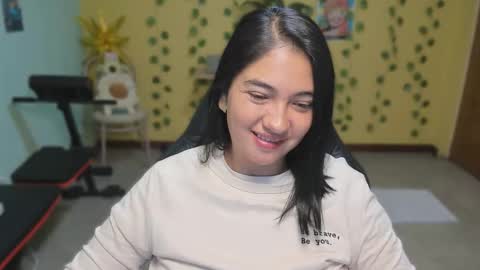 Snapshot of littleprety6969 chatting on 01-15-26, 05:01 Mia Wednesday to Sunday 730 am to 1030 am Colombian Hour D online show from 01-15-26, 05:01